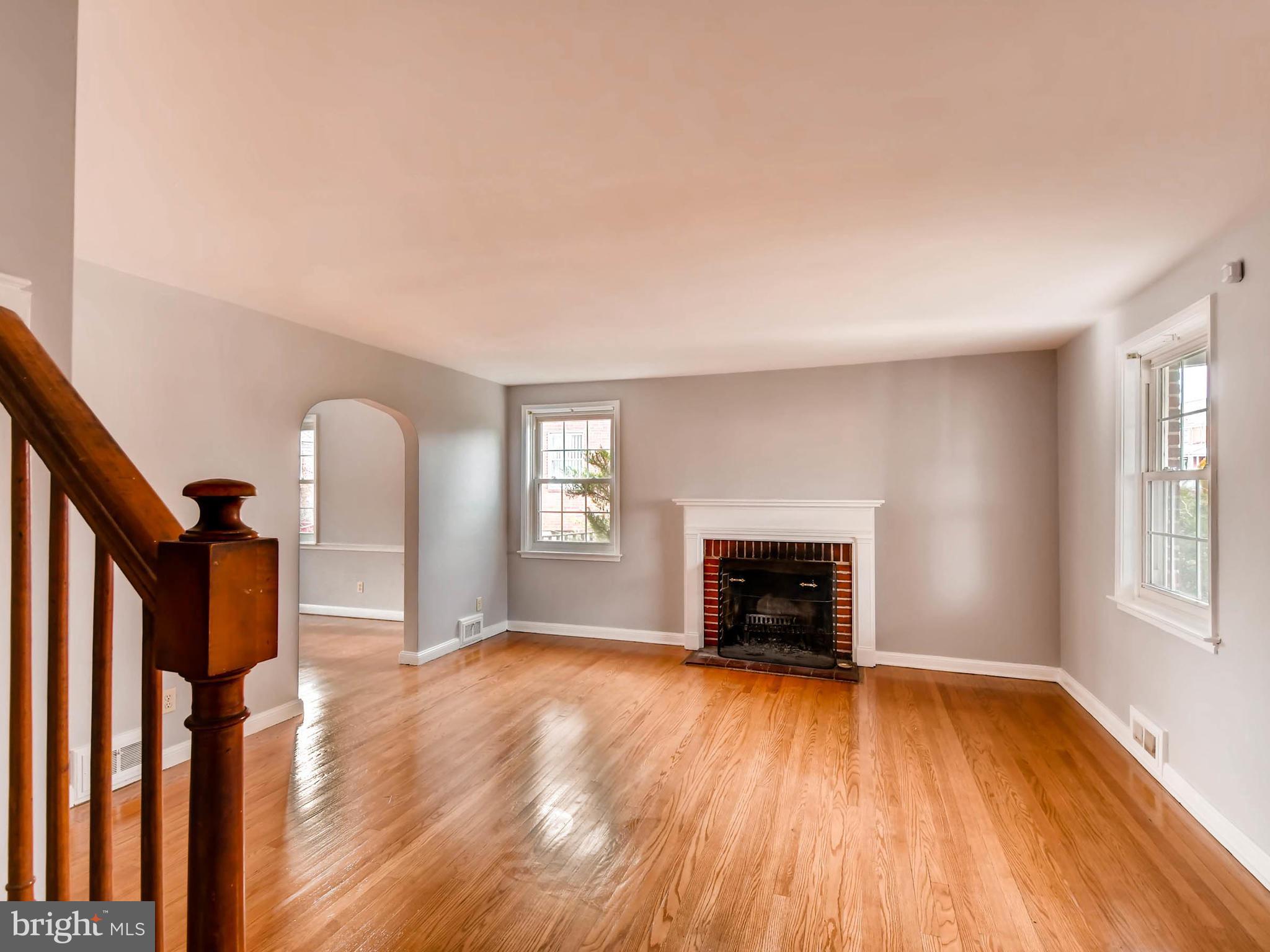 2001 Northbourne Road Baltimore, MD 21239 - Photo 9 of 28 Living Room