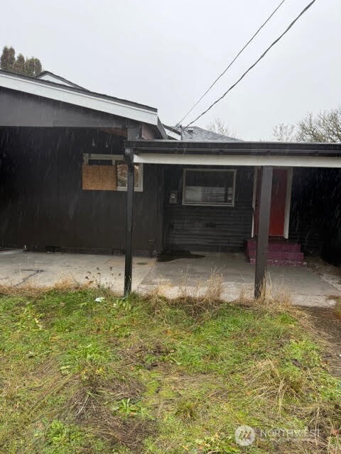 3715 Spokane Street Tacoma, WA 98404 - Photo 4 of 22 a backyard of a house