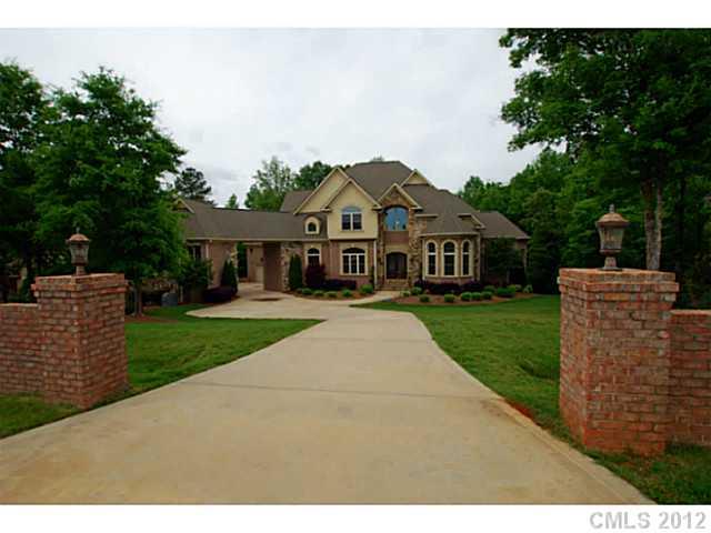 424 Hendon Row Fort Mill, SC 29715 - Photo 1 of 15 Gallery Image 1