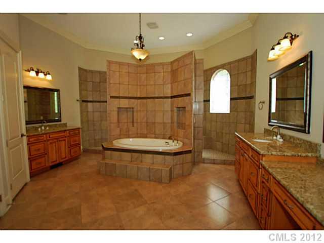 424 Hendon Row Fort Mill, SC 29715 - Photo 9 of 15 Gallery Image 9