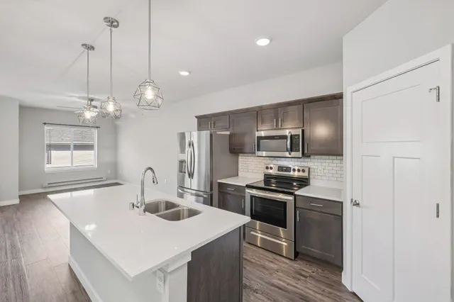 $292,700 | 1601 North Windsor Avenue, Unit 209, Cottage Grove, WI 53527