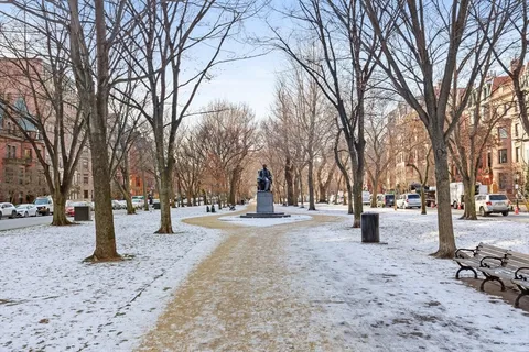 $675,000 | 160 Commonwealth Avenue, Unit 410, Boston, MA 02116