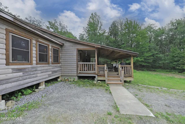 $575,000 | 289 Algerie Road, Becket, MA 01223