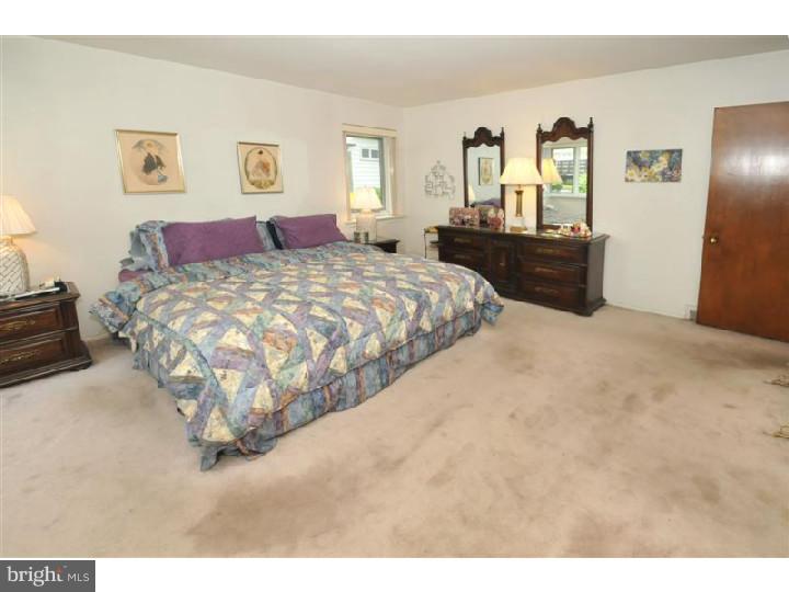 8104 Heacock Lane Wyncote, PA 19095 - Photo 11 of 18 Bedroom - Main