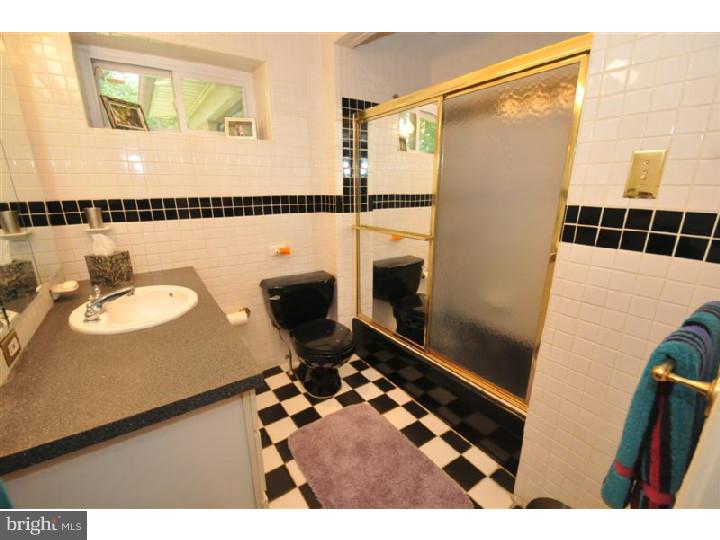 8104 Heacock Lane Wyncote, PA 19095 - Photo 14 of 18