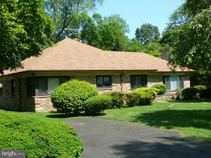 8104 Heacock Lane Wyncote, PA 19095 - Photo 3 of 18 Exterior Front