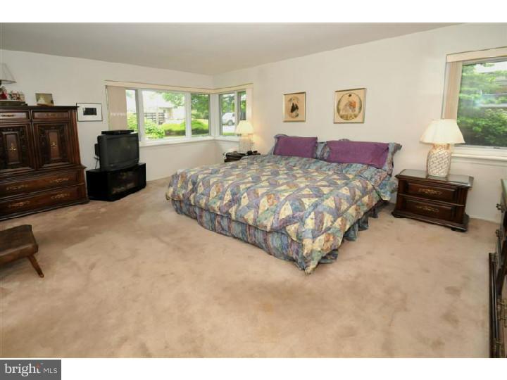 8104 Heacock Lane Wyncote, PA 19095 - Photo 10 of 18 Bedroom - Main