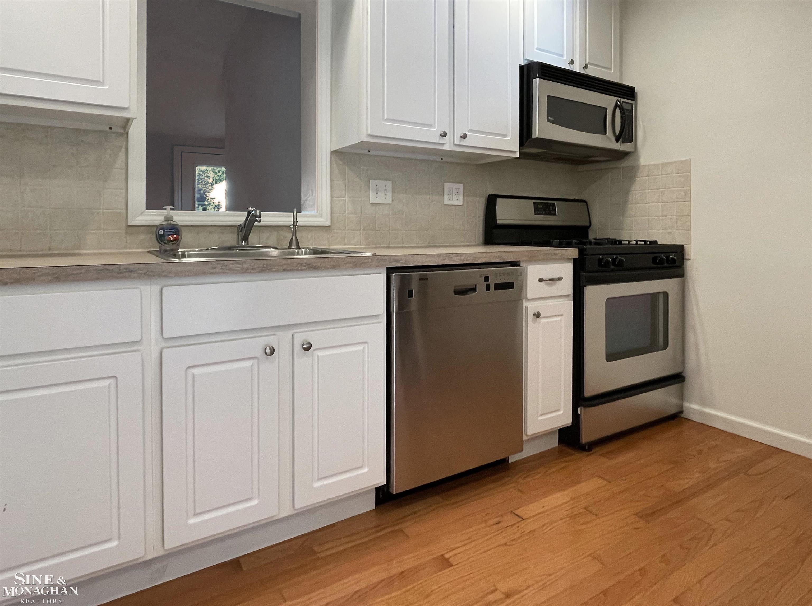 208 Moross Road Grosse Pointe Farms, MI 48236 - Photo 12 of 35