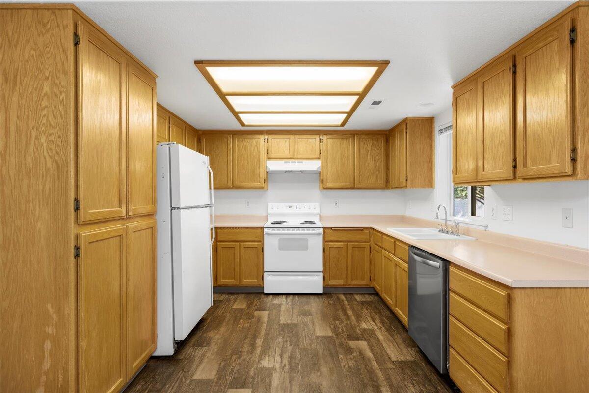 8089 Abbey Road White City, OR 97503 - Photo 12 of 28 10-CI_6658