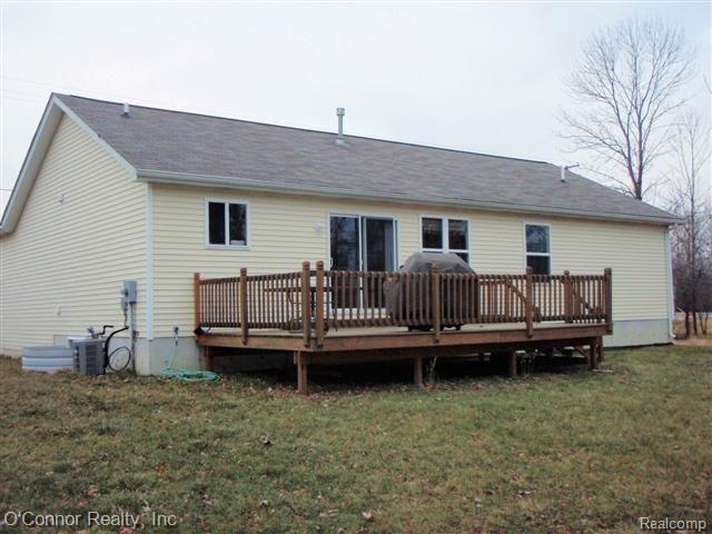 4290 Ravenswood Road Port Huron, MI 48060 - Photo 2 of 4 4290 Ravenswood - back of home #