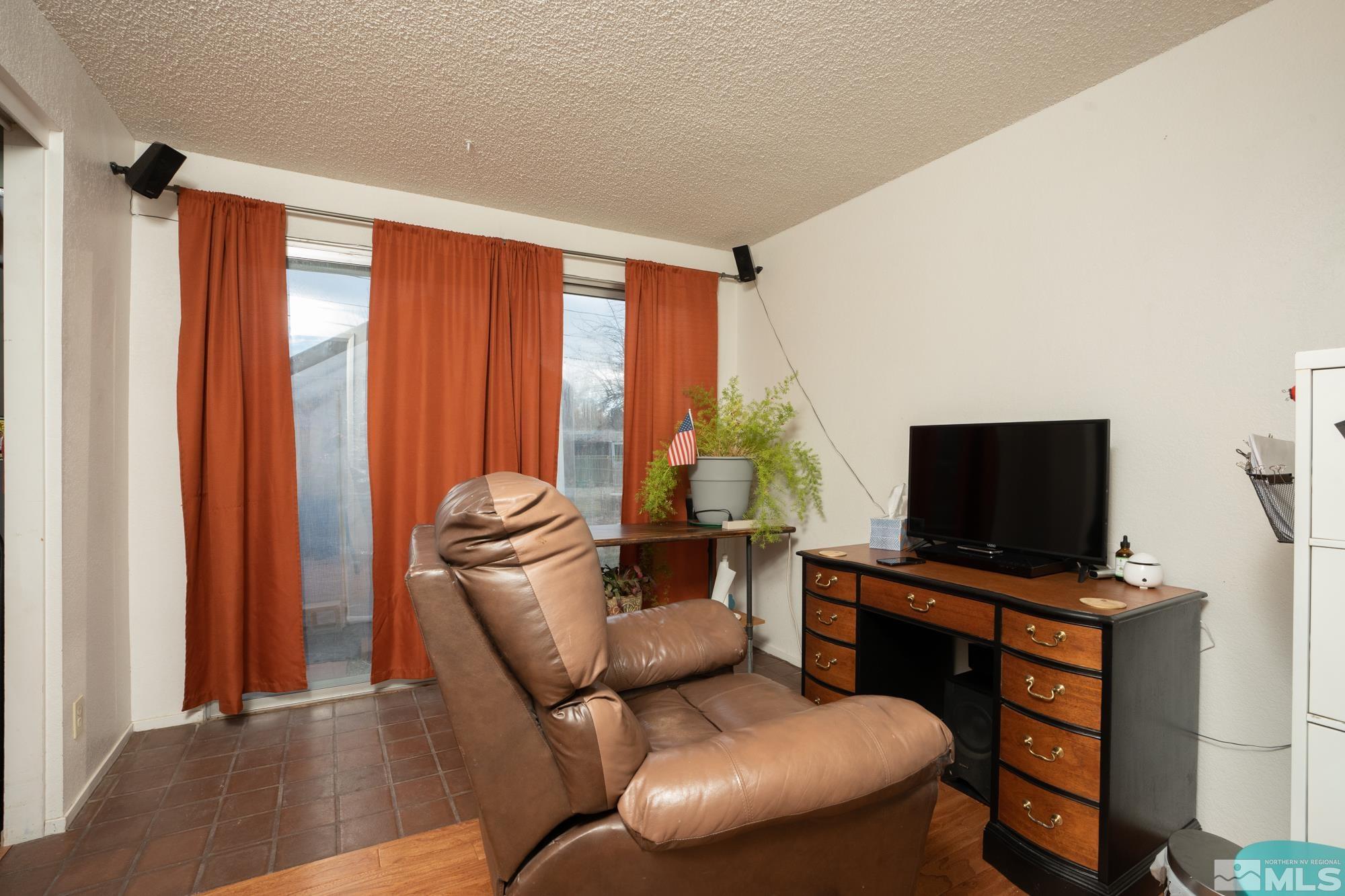 17260 Cold Springs Drive Reno, NV 89508 - Photo 4 of 32 Photo 4