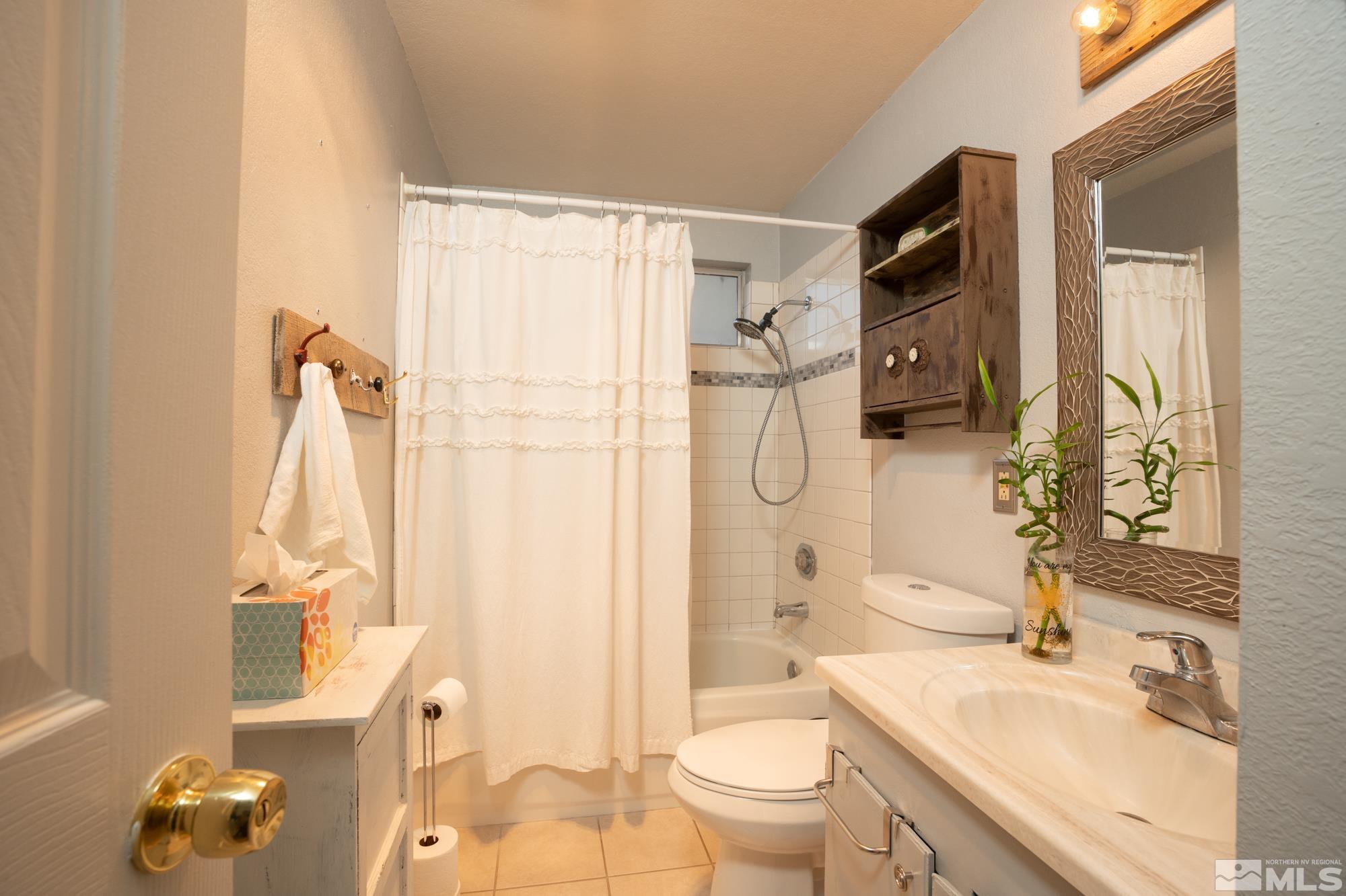 17260 Cold Springs Drive Reno, NV 89508 - Photo 6 of 32 Photo 6