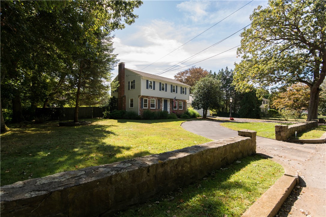 104 Gibson Road Bristol, RI 02809 - Photo 3 of 39