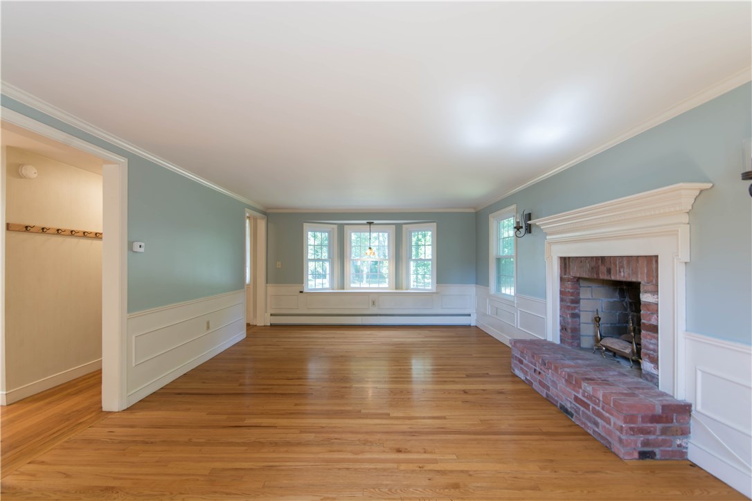 104 Gibson Road Bristol, RI 02809 - Photo 6 of 39