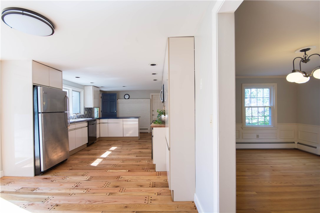 104 Gibson Road Bristol, RI 02809 - Photo 10 of 39