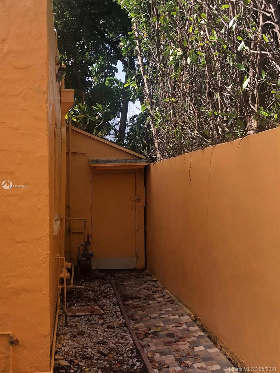 2002 Alton Road, Unit COTTAGE Miami Beach, FL 33140 - Photo 8 of 9