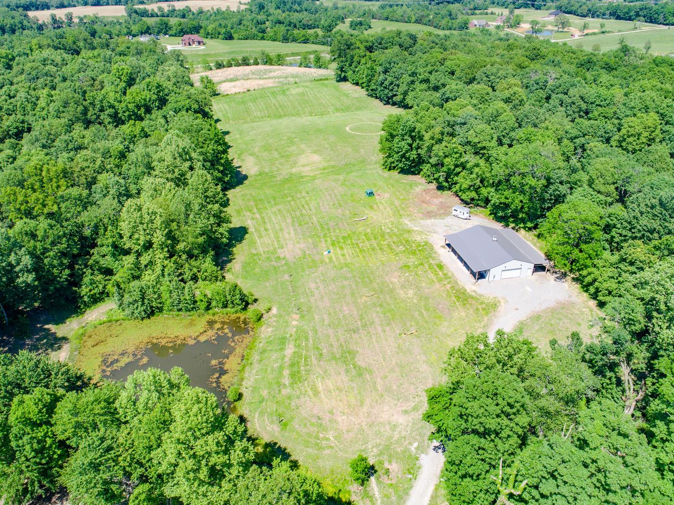 1805 Walter Road Clarksville, TN 37043 - Photo 8 of 29 Gallery Image 8