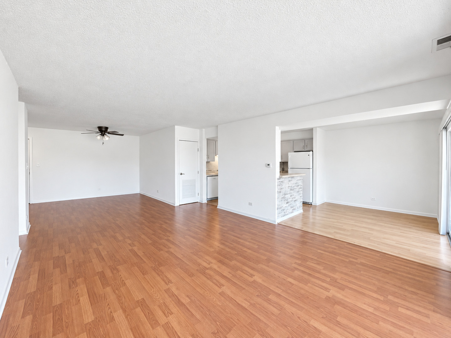 601 West Huntington Commons Road, Unit 302 Mount Prospect, IL 60056 - Photo 11 of 21 Gallery Image 11