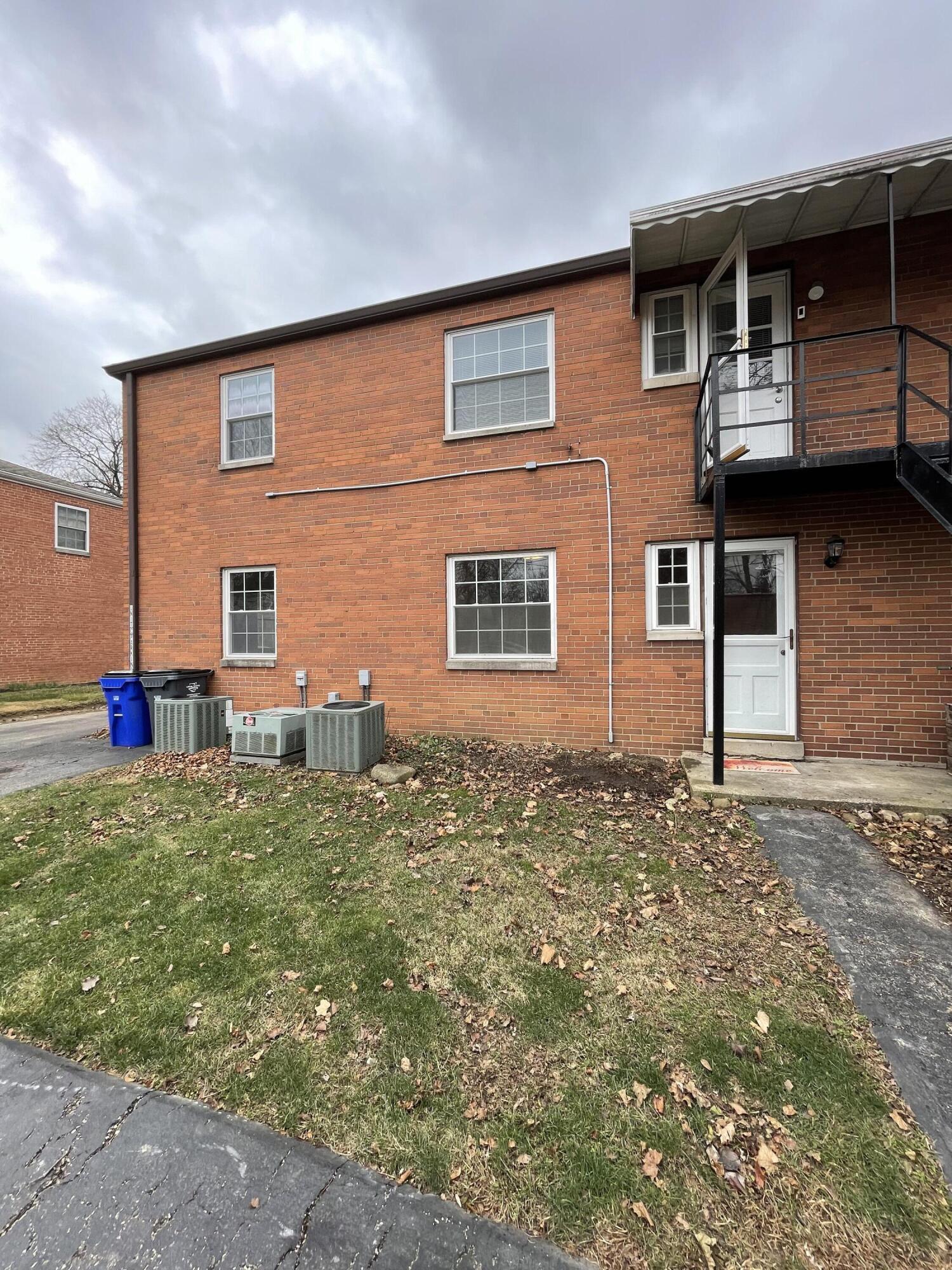 2126 Harwitch Road, Unit D Columbus, OH 43221 - Photo 24 of 26 IMG_5704
