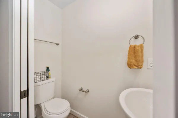 $334,900 | 669 Lakeview Drive, Colonial Beach, VA 22443