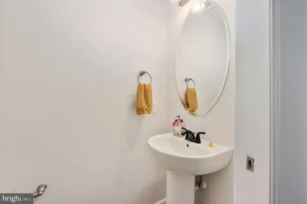 $339,000 | 669 Lakeview Drive, Colonial Beach, VA 22443