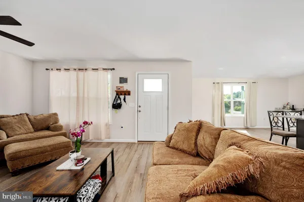 $339,000 | 669 Lakeview Drive, Colonial Beach, VA 22443