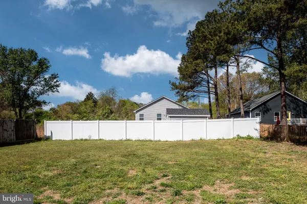 $339,000 | 669 Lakeview Drive, Colonial Beach, VA 22443