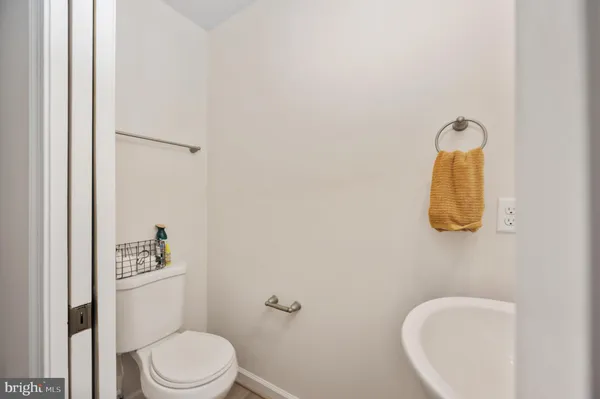 $334,900 | 669 Lakeview Drive, Colonial Beach, VA 22443