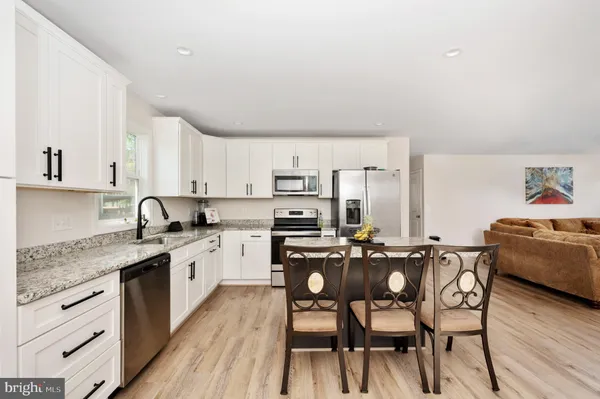 $334,900 | 669 Lakeview Drive, Colonial Beach, VA 22443