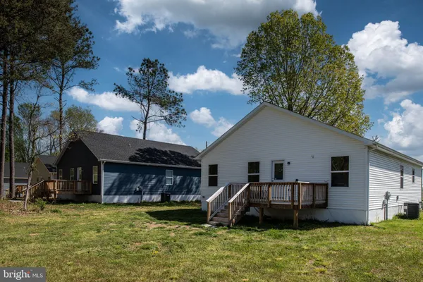 $339,000 | 669 Lakeview Drive, Colonial Beach, VA 22443