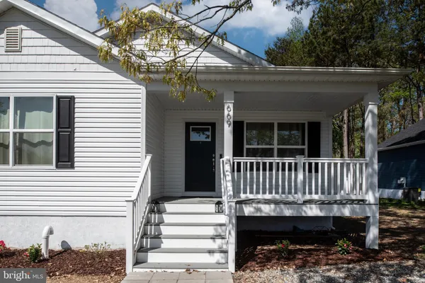 $339,000 | 669 Lakeview Drive, Colonial Beach, VA 22443