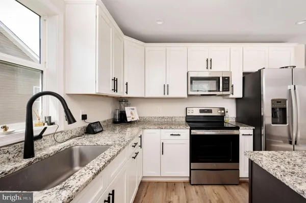 $339,000 | 669 Lakeview Drive, Colonial Beach, VA 22443