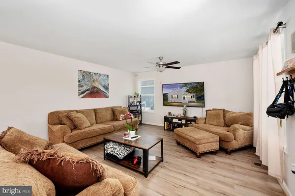 $334,900 | 669 Lakeview Drive, Colonial Beach, VA 22443