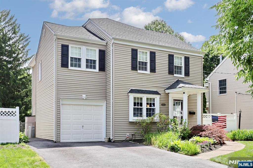 396 Burlington Road Paramus, NJ 07652 - Photo 30 of 46