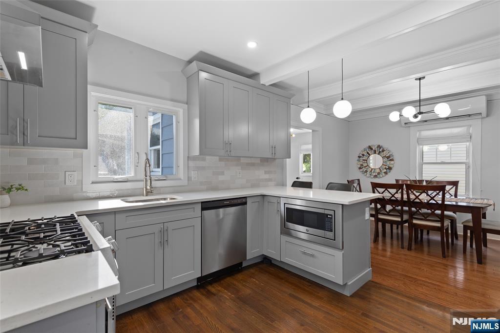 415 Orange Road Montclair, NJ 07042 - Photo 15 of 34