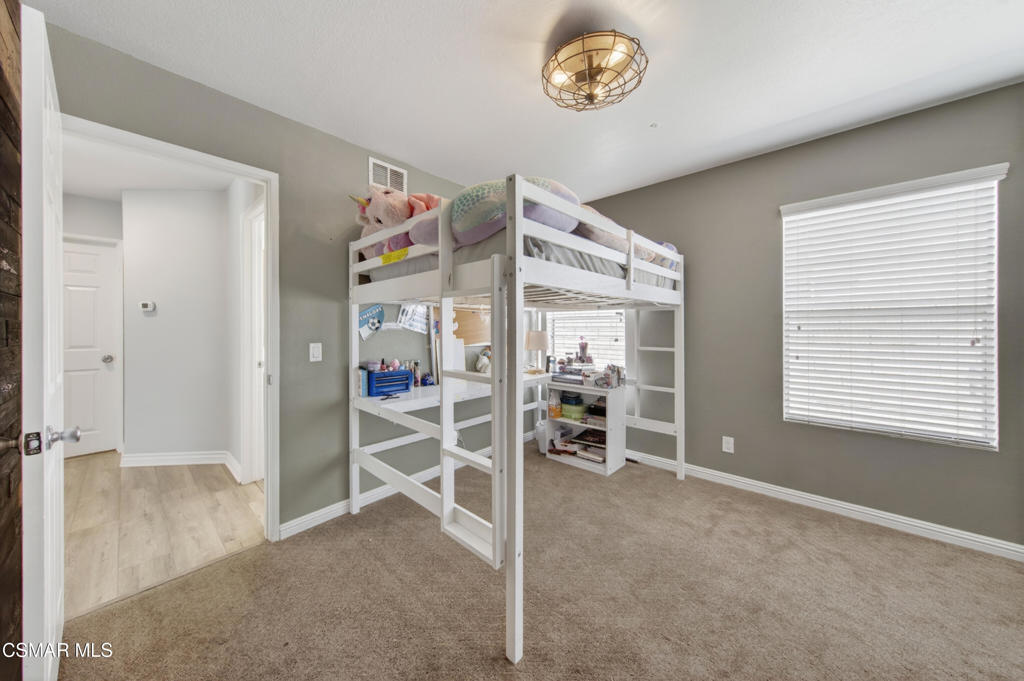 3072 Lamplighter Street Simi Valley, CA 93065 - Photo 10 of 18