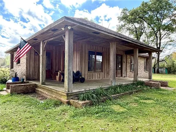 $350,000 | 67556 South River Road, Kentwood, LA 70444