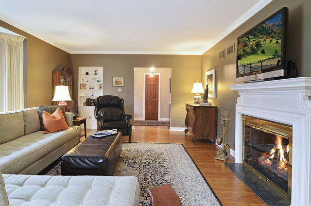 337 Forest Road Hinsdale, IL 60521 - Photo 4 of 25