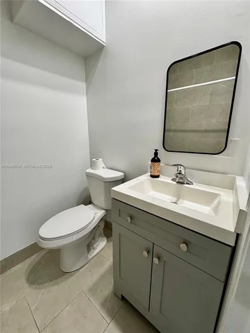 $1,500 | 609 Northwest 2nd Avenue, Unit 4, Hallandale Beach, FL 33009