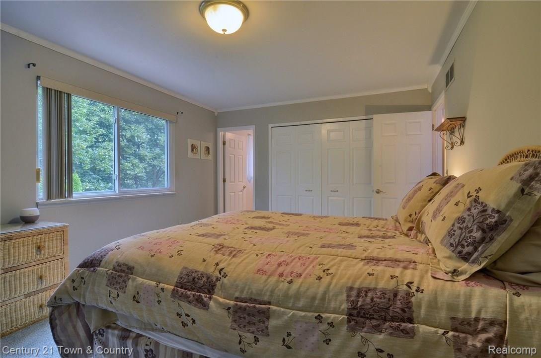808 Lion Street Rochester, MI 48307 - Photo 17 of 32 Master_Bedroom_3rd_View.jpg