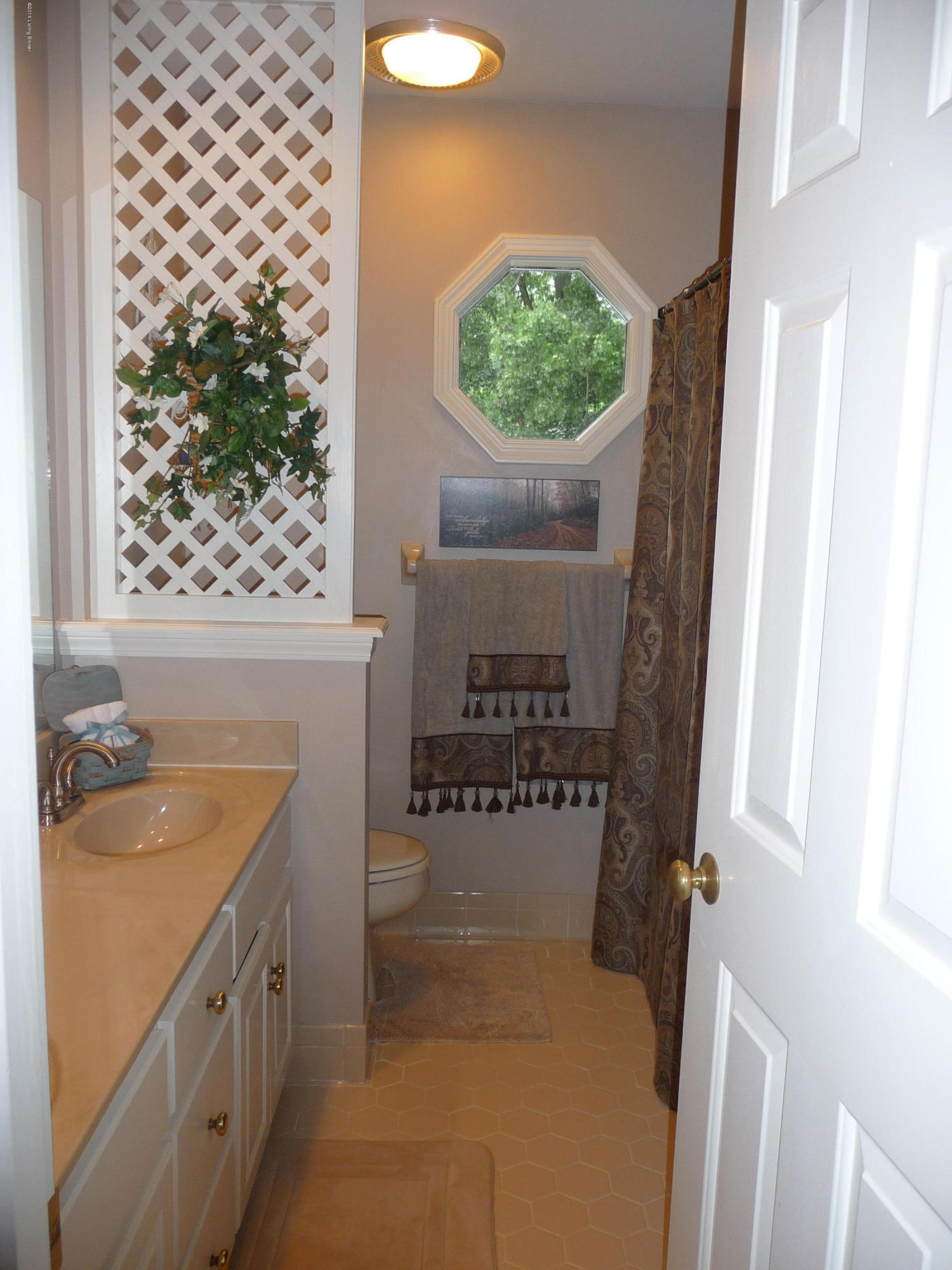 900 Ramsgate Court Louisville, KY 40299 - Photo 22 of 29 P1010494