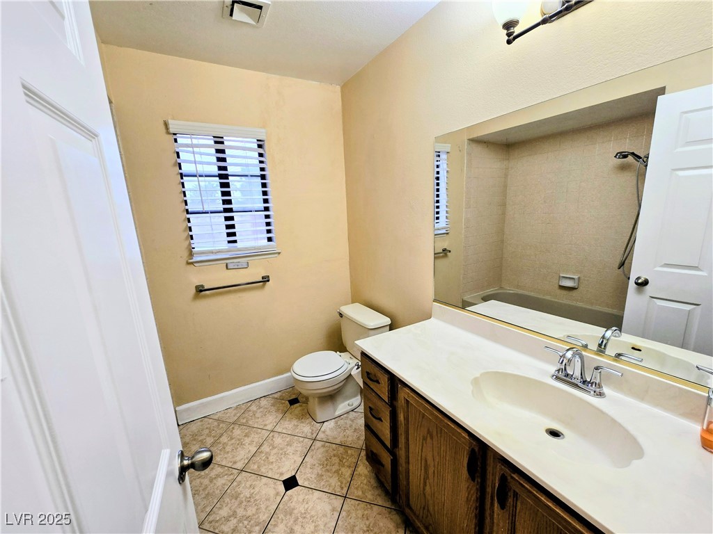 3159 Tonyram Circle Las Vegas, NV 89146 - Photo 37 of 67 2ndt Bathroom