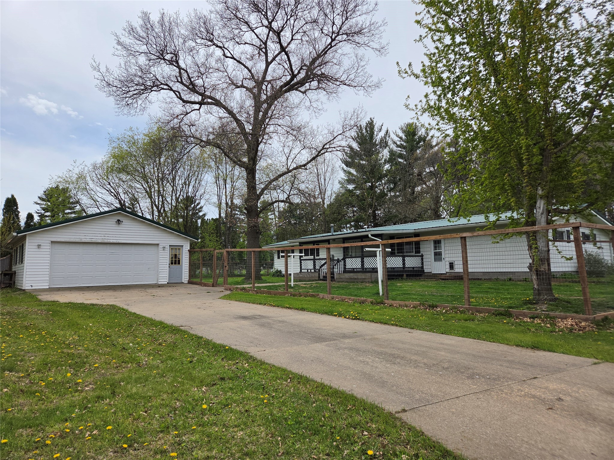 100 Locust Drive Hixton, WI 54635 - Photo 3 of 37