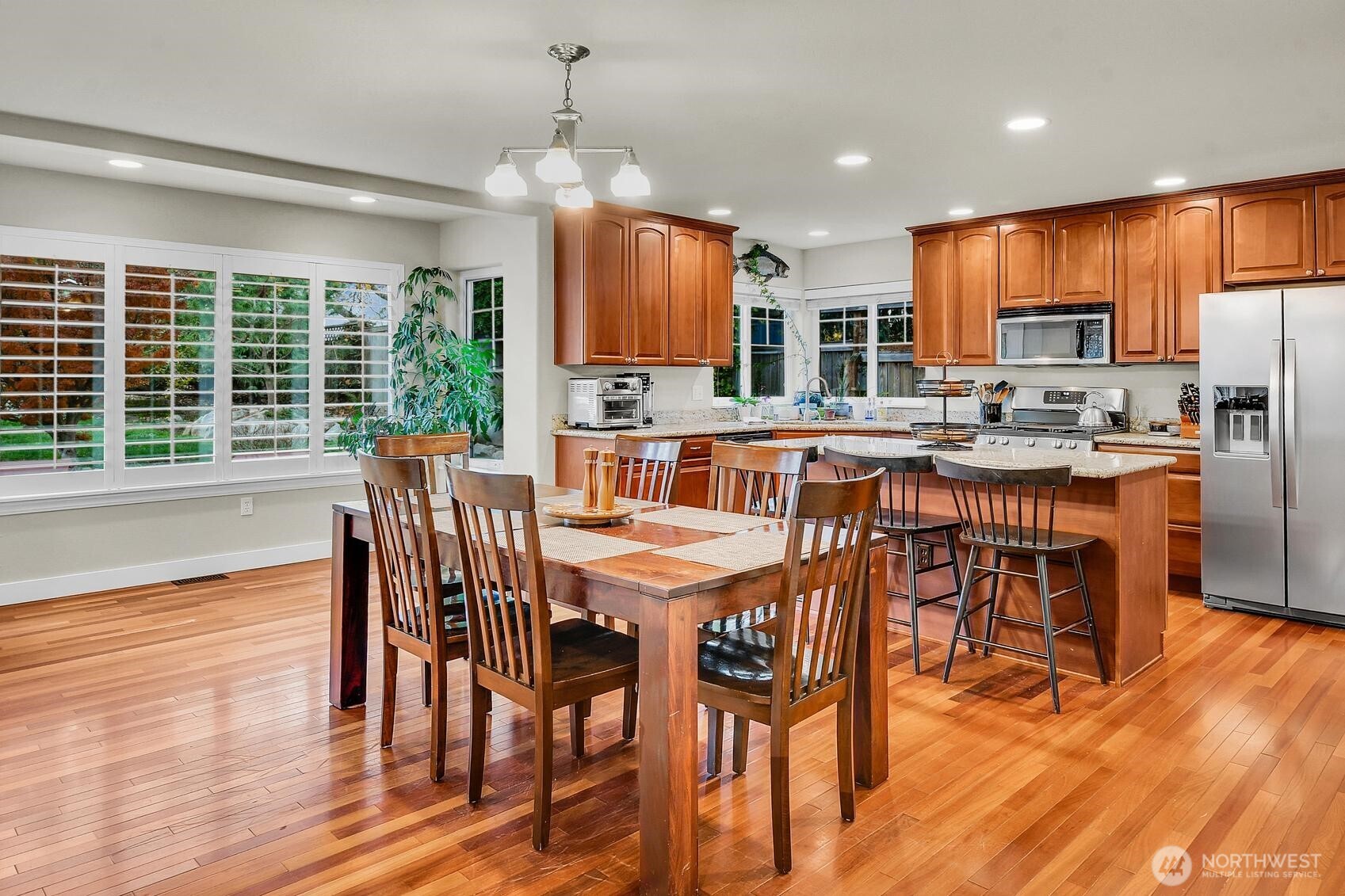 5949 17th Avenue Southwest Seattle, WA 98106 - Photo 13 of 30 Gallery Image 13