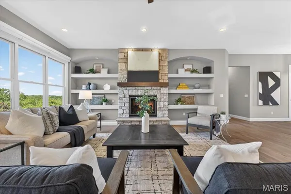 $1,200,000 | 347 Stonewall Drive, Eureka, MO 63025