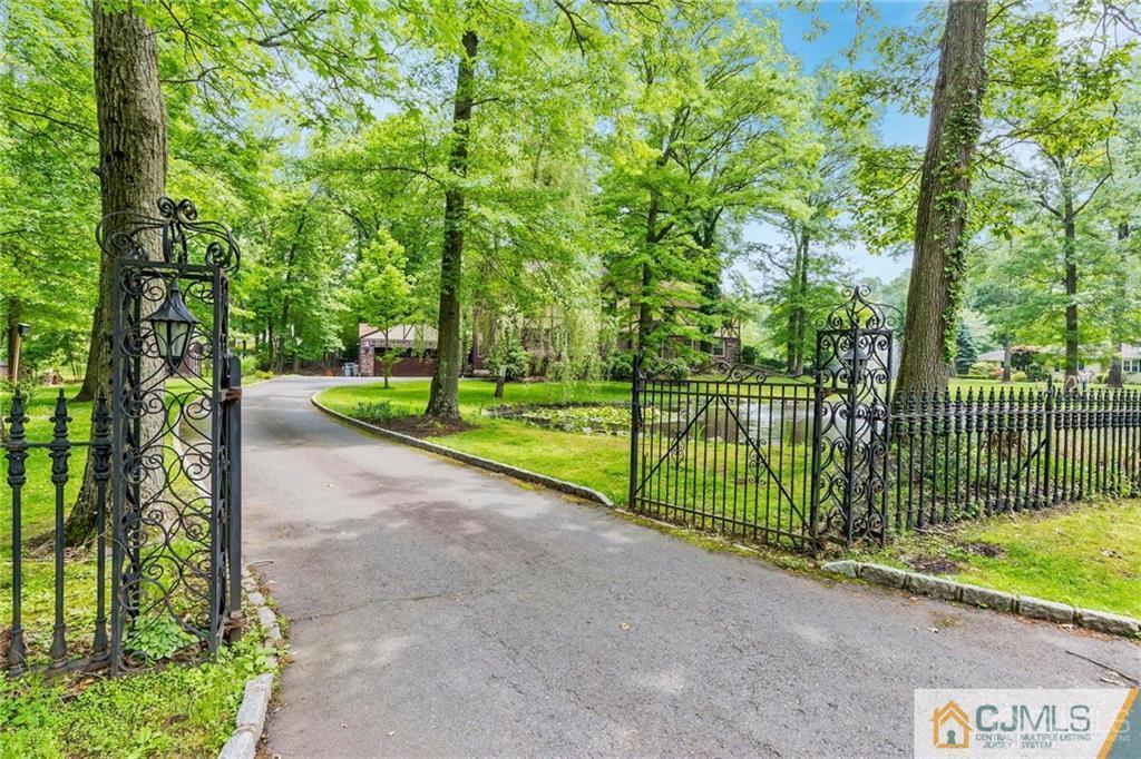 18 Southfield Road Edison, NJ 08820 - Photo 1 of 31 Gallery Image 1