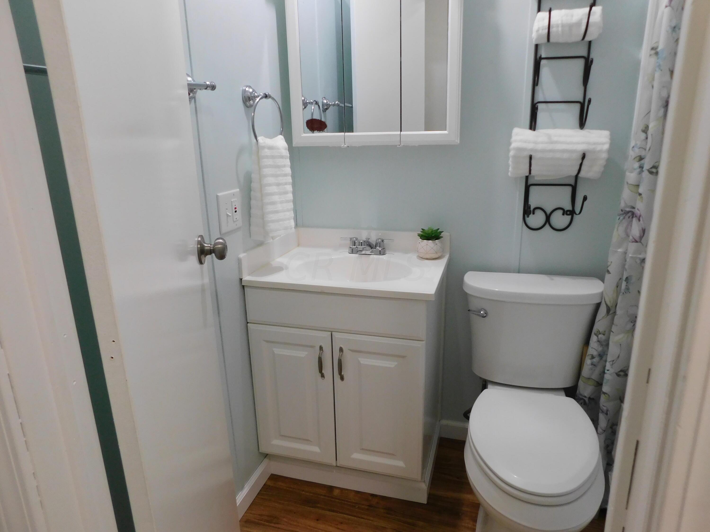 4711 Walnut Road, Unit LOT H8 Buckeye Lake, OH 43008 - Photo 28 of 42 Guest Bath featuring a walk in shower