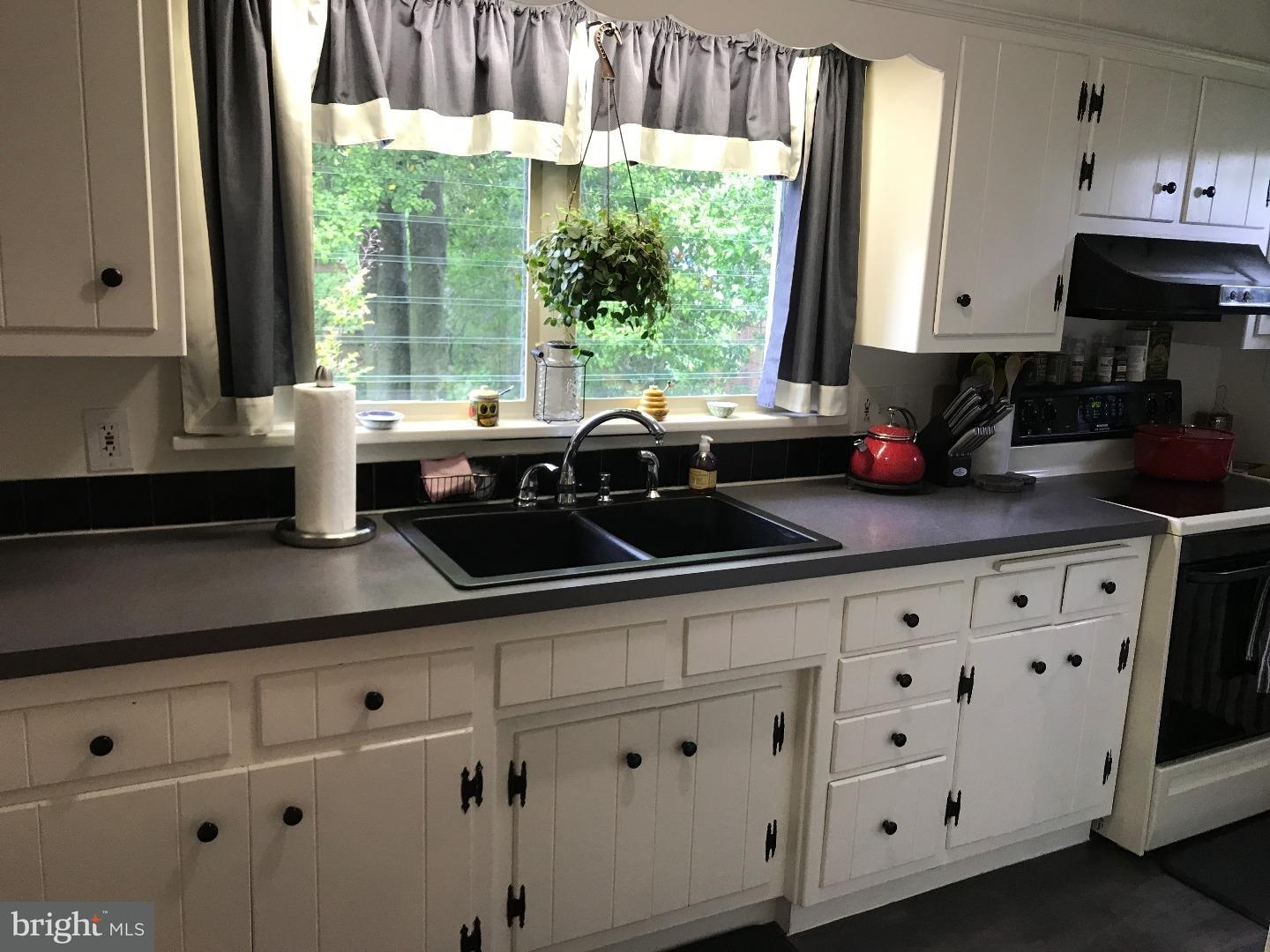 205 Clements Bridge Road Barrington, NJ 08007 - Photo 7 of 19 Gallery Image 7