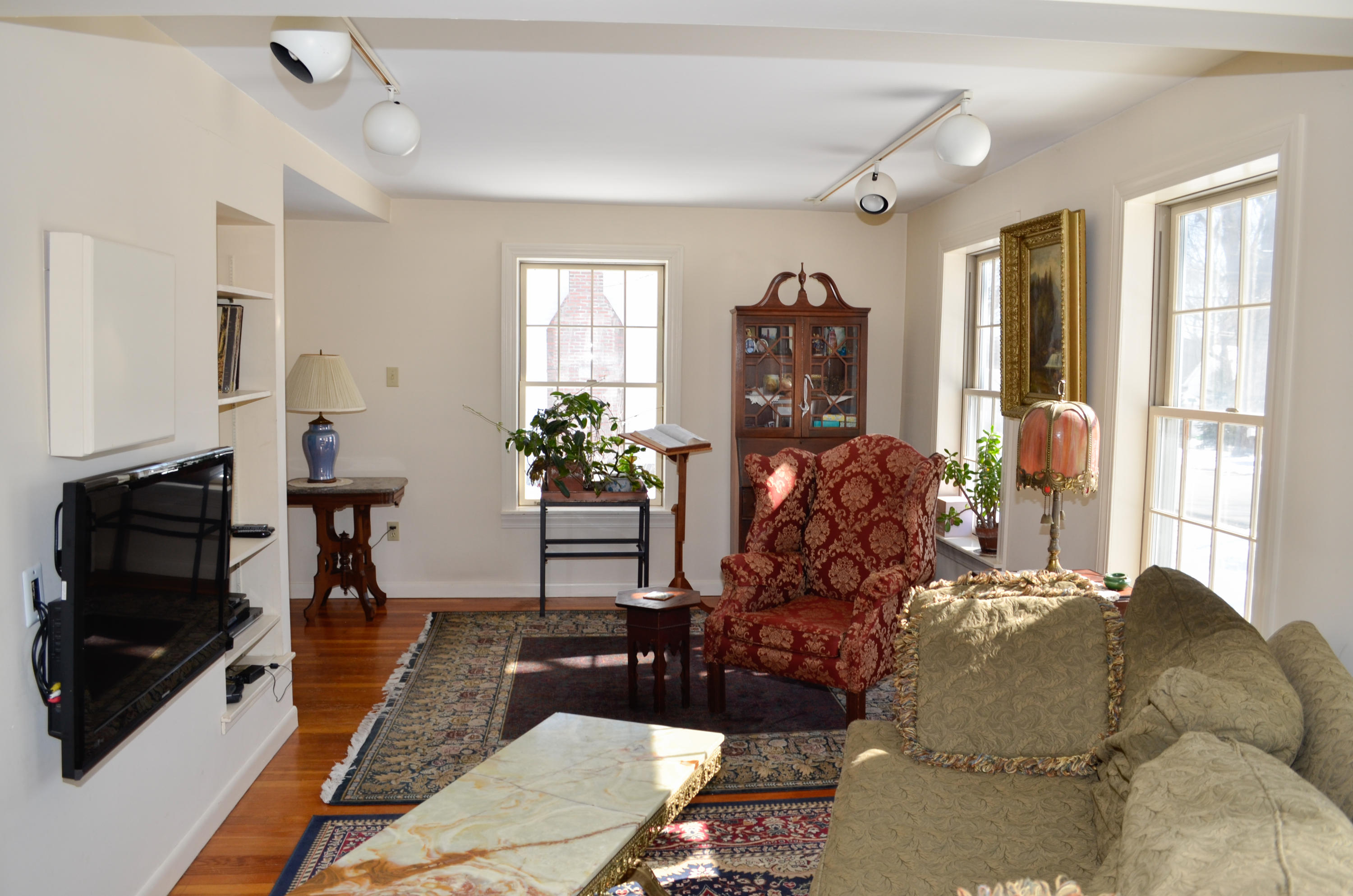 1030 Main Street Bangor, ME 04401 - Photo 3 of 27 Living Room