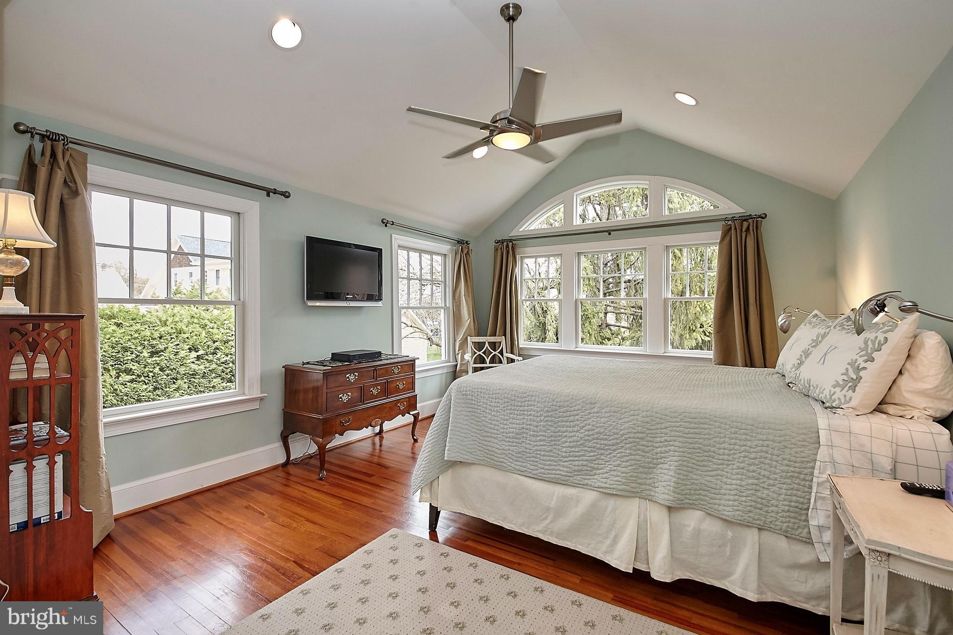 1535 North Glebe Road Arlington, VA 22207 - Photo 19 of 30 Bedroom (Master)
